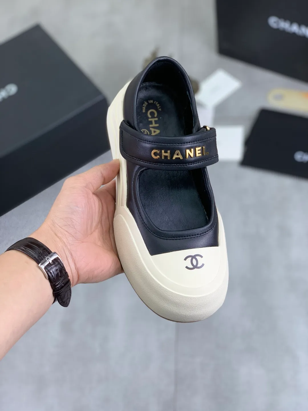 Men's men's shoes 💰P562 new high quality Chanel 25k spring counter new top quality [proud] This boot is really a lucky star for small people, thick sole 5cma more refined rhombus, slim legs, the key is very comfortable upper foot: imported cowhide lining: sheepskin lining outsole: genuine molded tpu outsole ~ 5cm heel height Color: 3️⃣ colors available Size: 35-40 (41 made to order, non-refundable)
